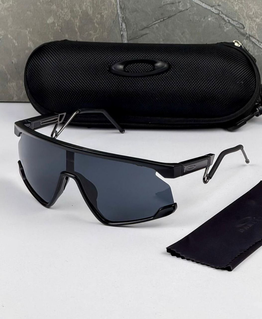 Oakley Shield Sport Sunglasses with Blue Prizm Lens